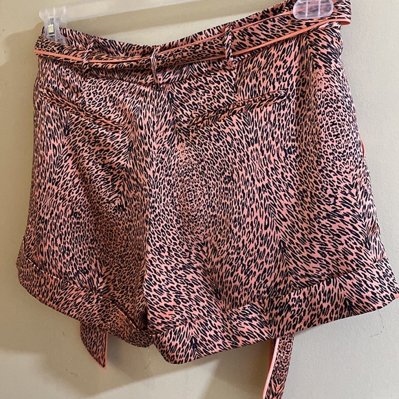 NWOT Marciano Satin Animal Print Shorts Size 4 - Picture 8 of 11